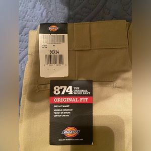Men’s Dickies 874 work pants. Original fit. 30x34. New with tags.